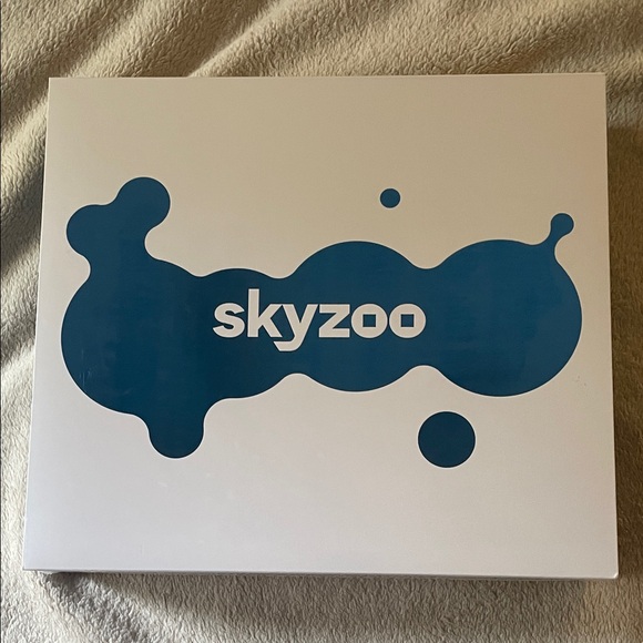 Skyzoo 10.1" Digital Photo Frame New never opened - Picture 1 of 2